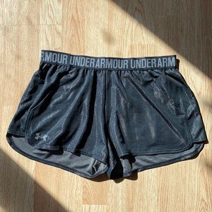 Black under armor play up shorts